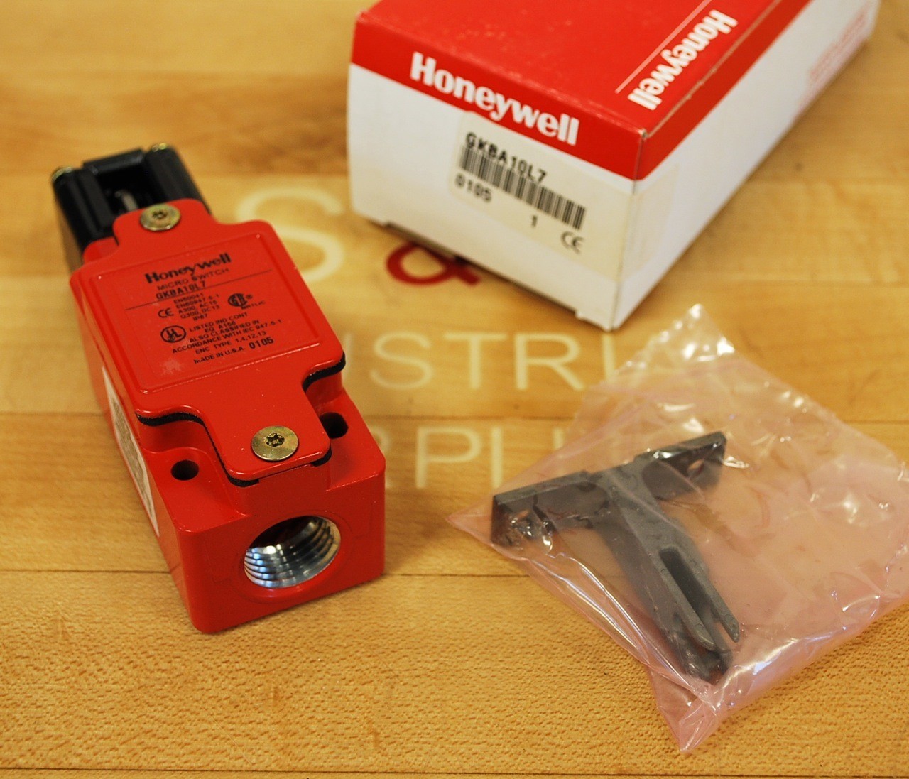 Honeywell GKBA10L7 Interlock Safety Switch - NEW