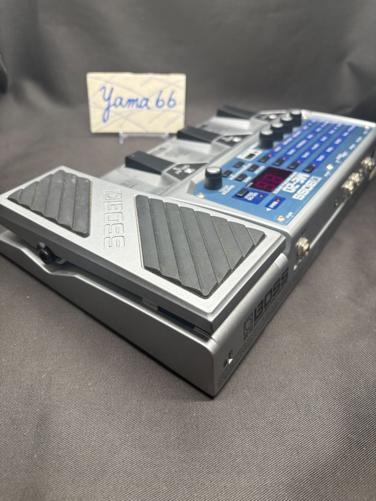 BOSS ME-20 guitar effects pedal Multi-Effects