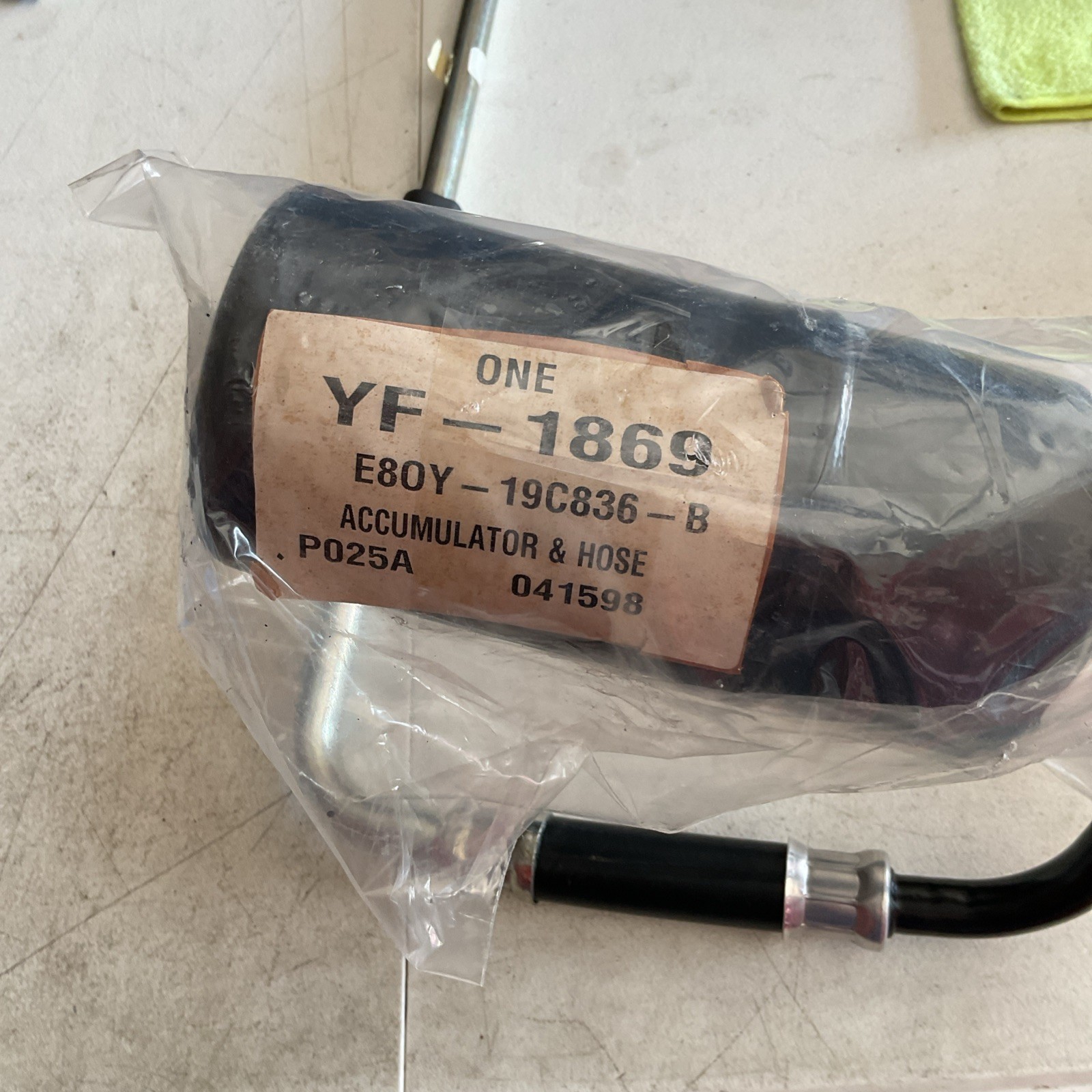 Genuine Ford Motorcraft Accumulator & Hose Assembly, E80Y-19C836-B (YF-1869)