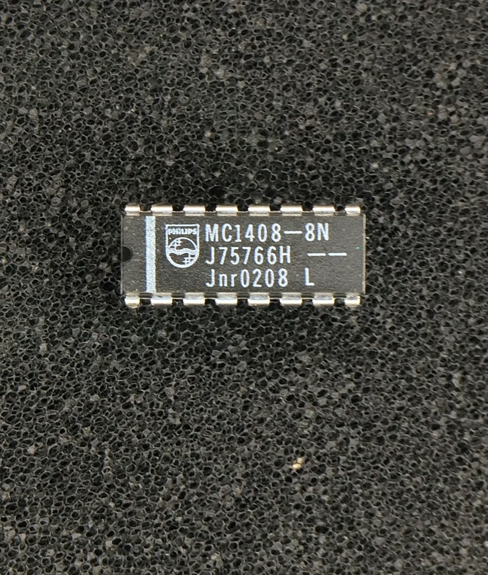MC1408-8N PHILIPS DAC 1-CH Segment 8-bit 16-Pin PDIP 2 PIECES