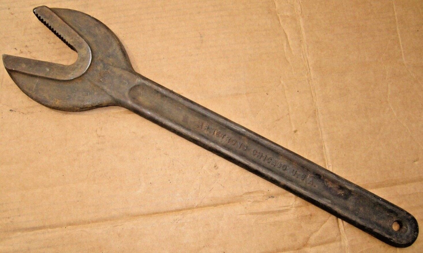 VINTAGE LARGE 21 3/4" LONG ARMSTRONG CHICAGO USA No.4 ALLIGATOR WRENCH TOOL