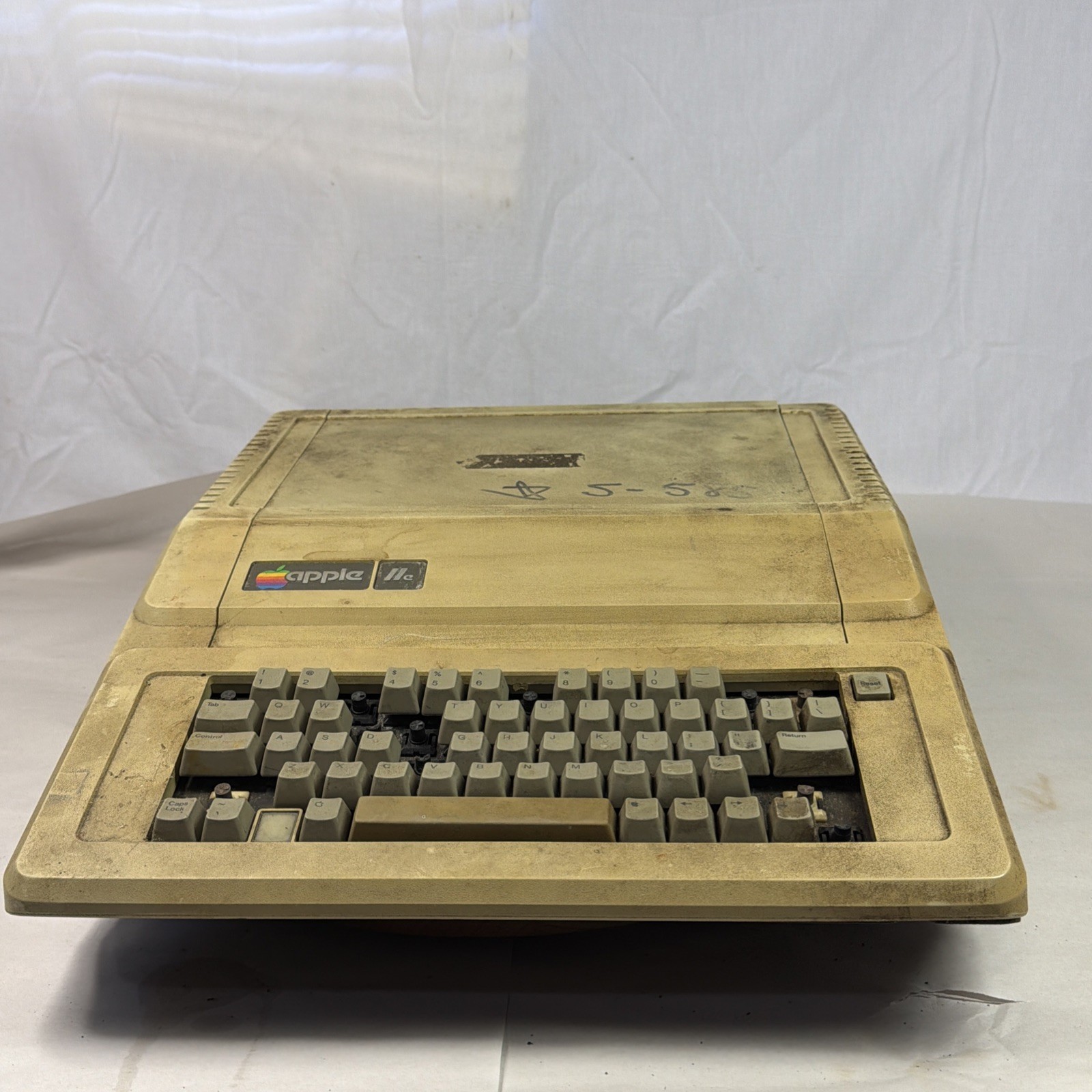 Vintage Apple lle Computer  - As It Is
