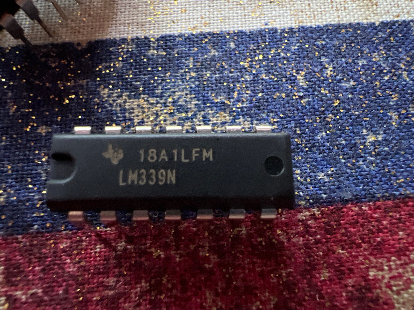 ** QUANTITY 2 ** TEXAS INSTRUMENT LM339N