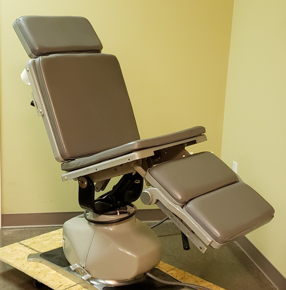 Ritter Company ~ Model F ~ Examination / Procedure Chair ~ Medical Doctor ~ Exam