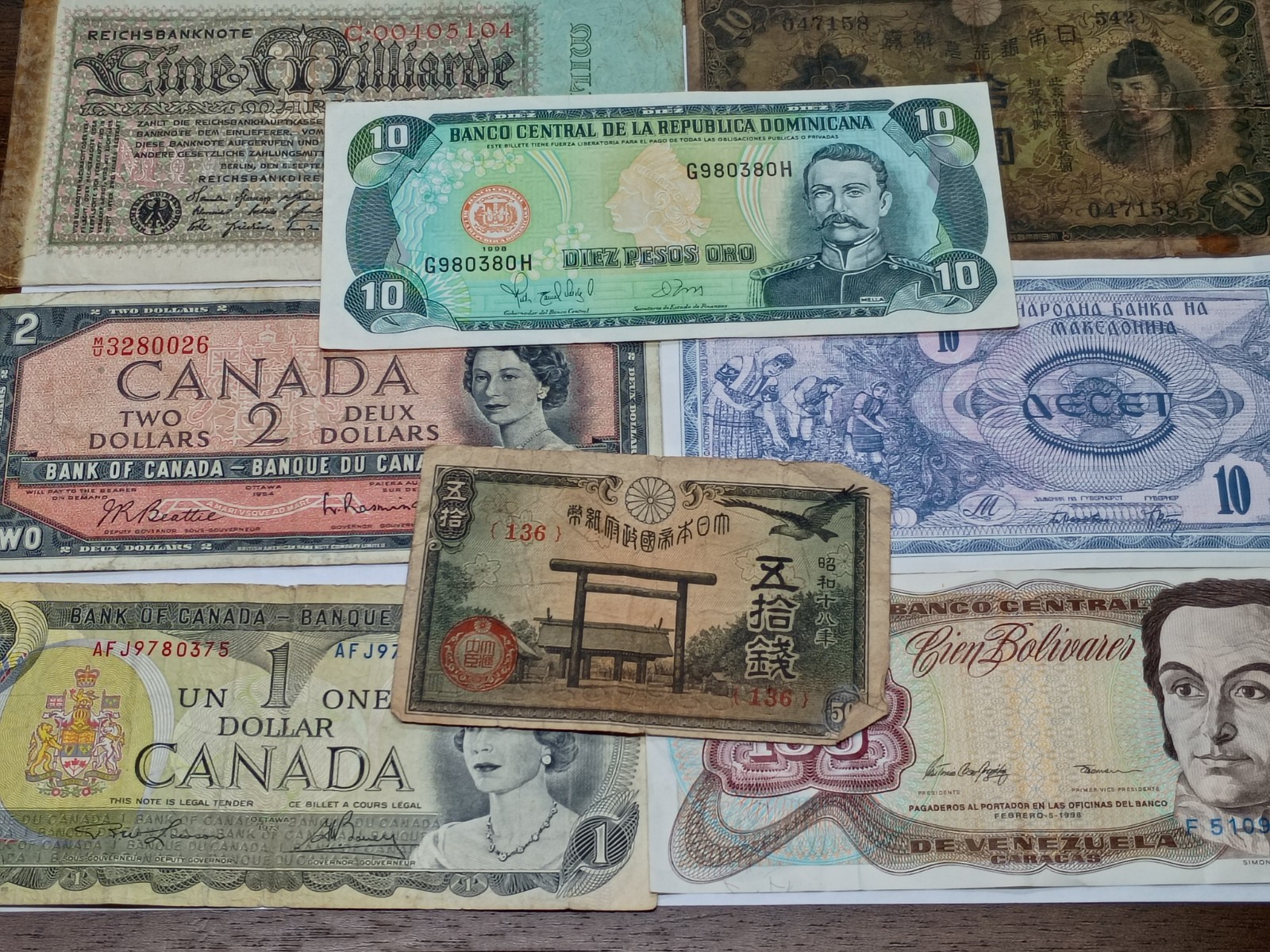 lot of assorted foreign bills.