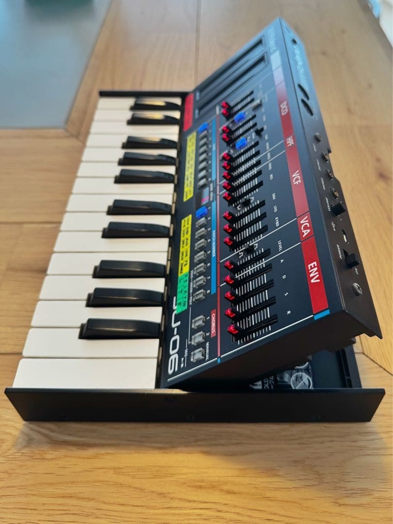 Roland Boutique JU-06 with K-25M Keyboard Set Tested Works