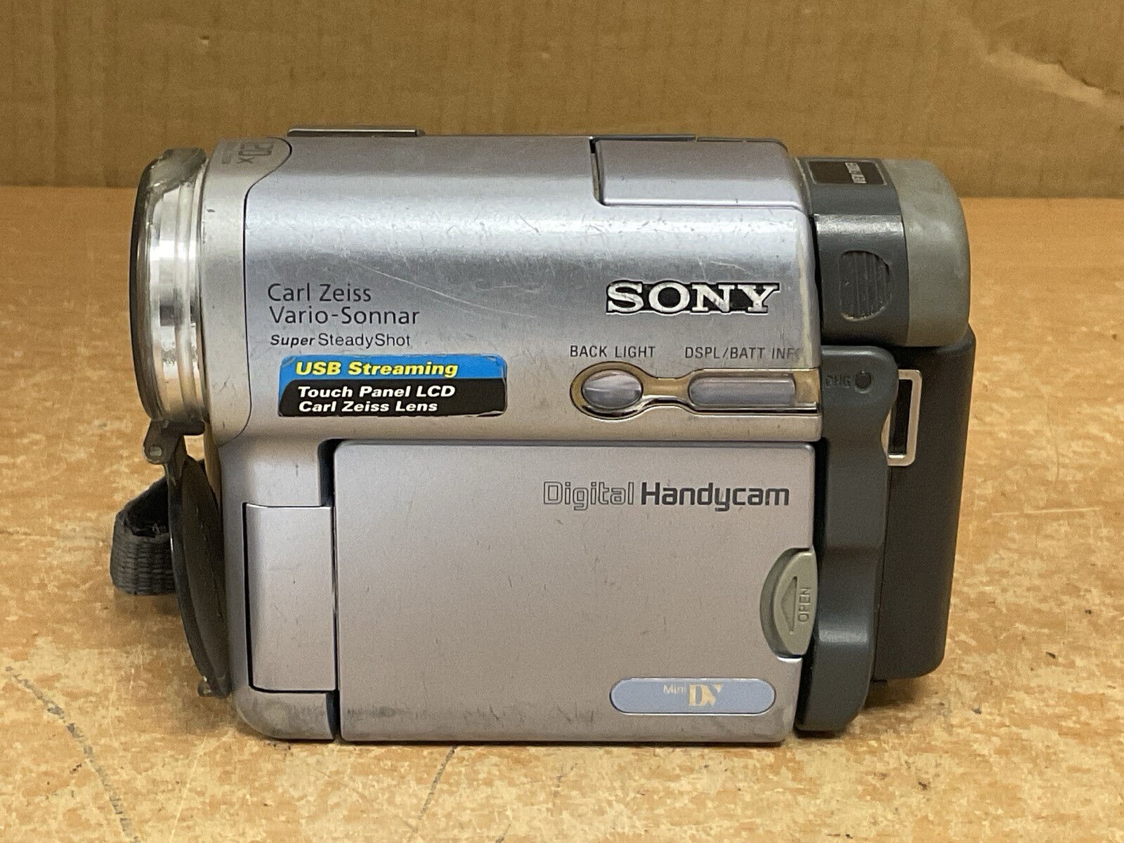 Sony DCR-HC19E PAL MiniDV Camcorder Handycam Video Recorder Mount Connectivity
