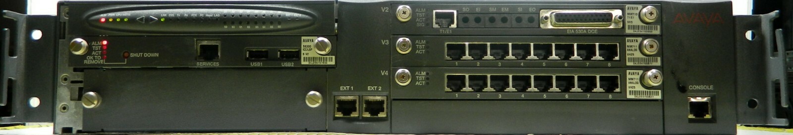 Avaya G700 S8300 Media Gateway, 700316326 w/S8300B,2x MM711, MM710