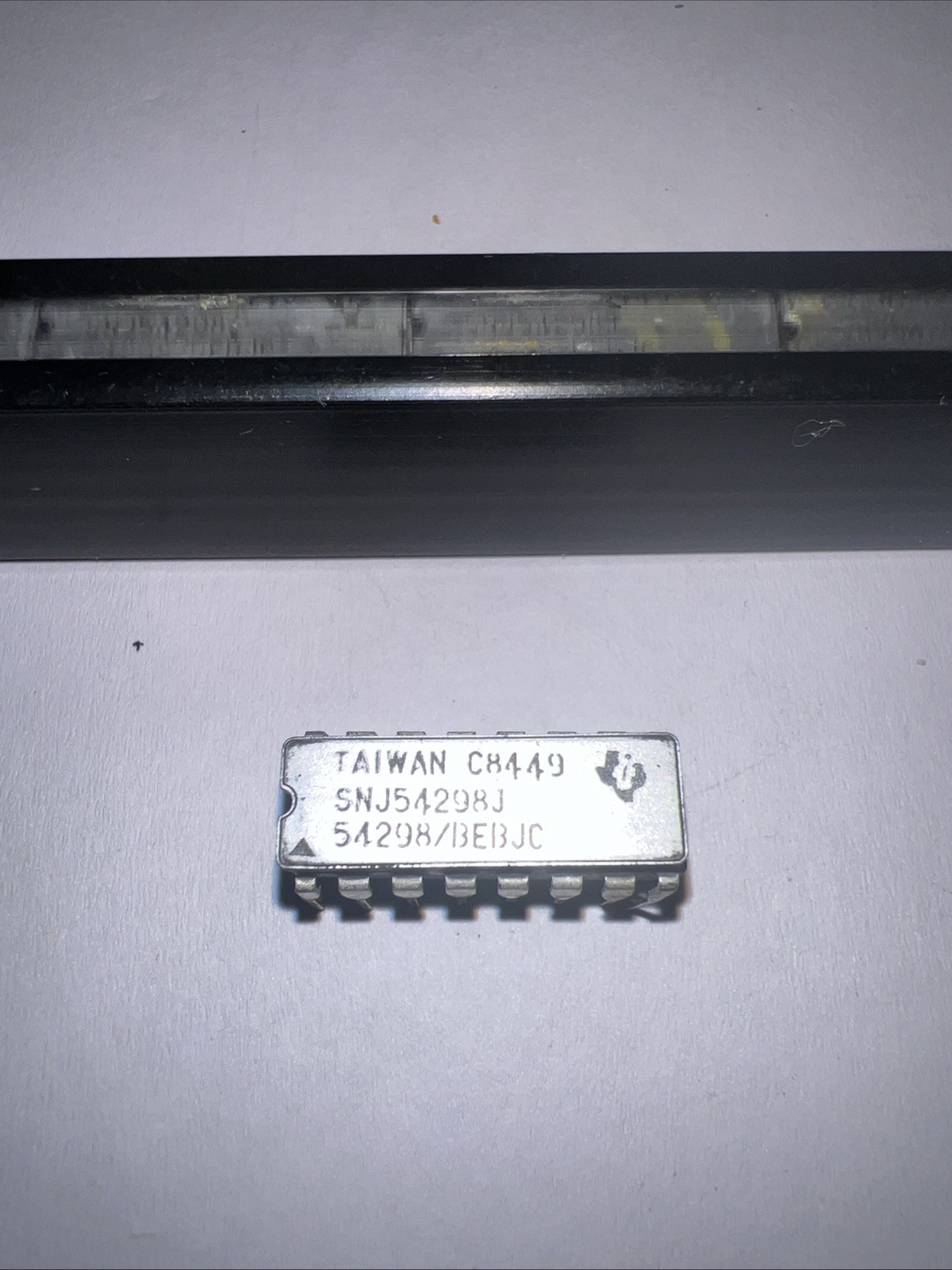 Texas Instruments SNJ54298J integrated circuit,Military Spec. Quad 2-Input