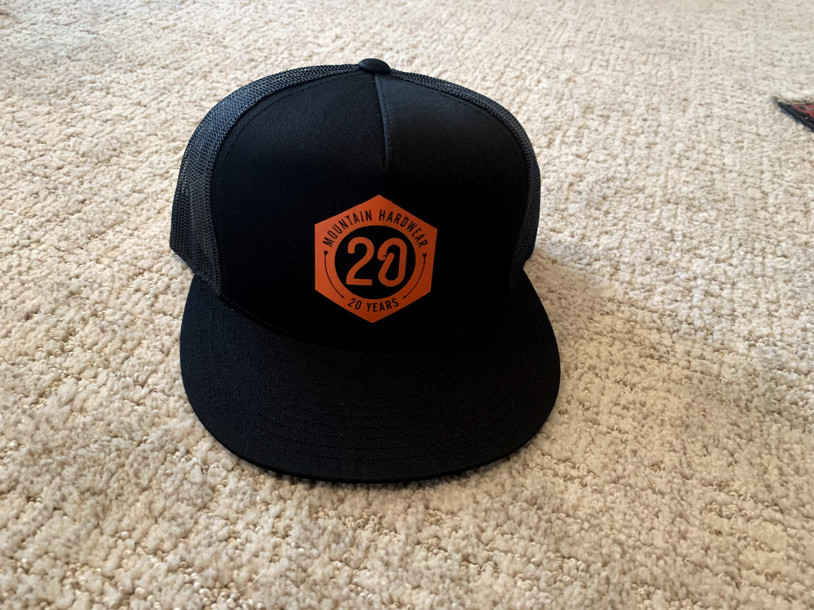 NEW MOUNTAIN HARDWEAR HAT 20TH ANNIVERSARY FLAT BRIM BALL CAP WITH STICKERS !