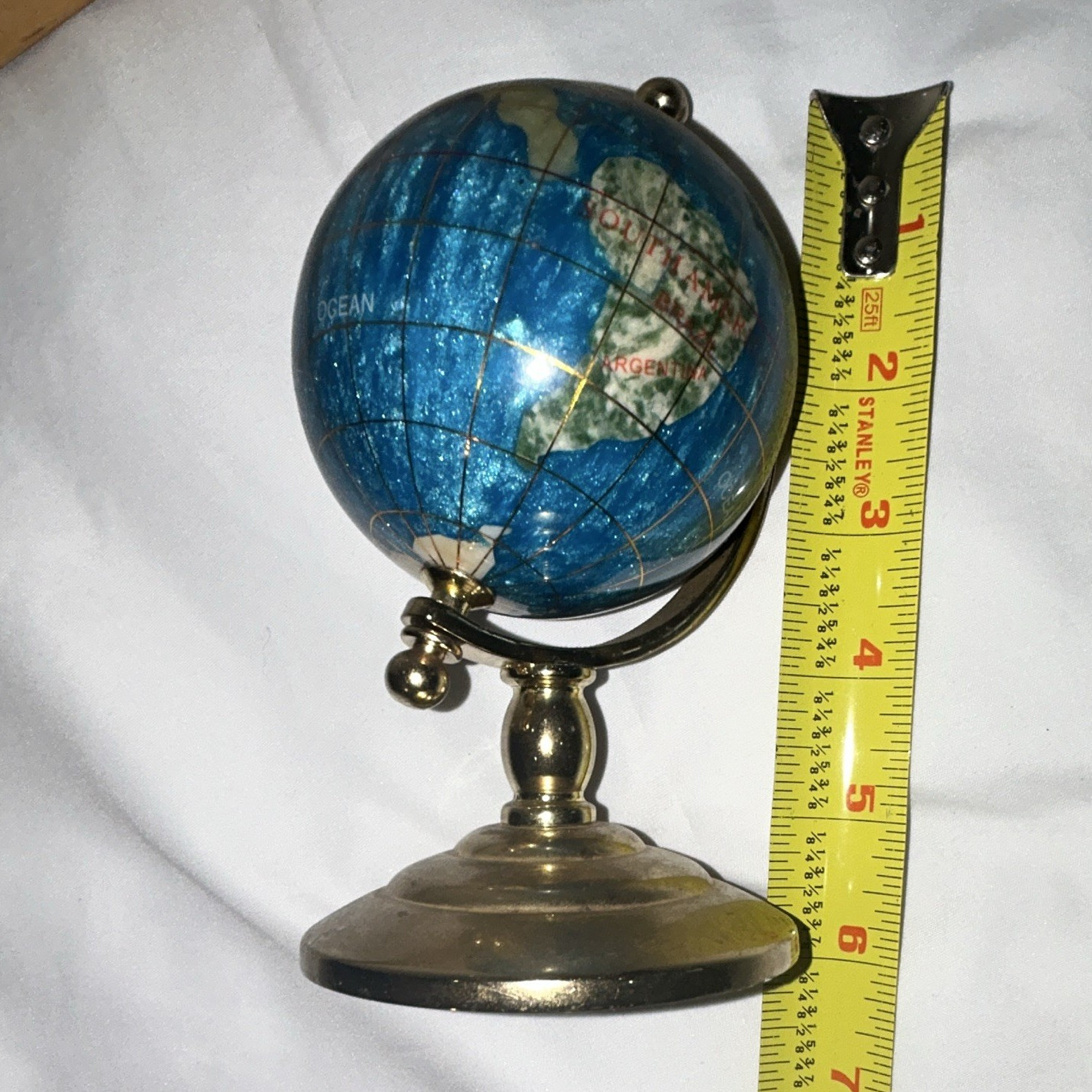 SM. GLOBE SEMI PRECIOUS INSET STONE DEPICTING CONTINENTS LAPIS OCEAN BRASS L3