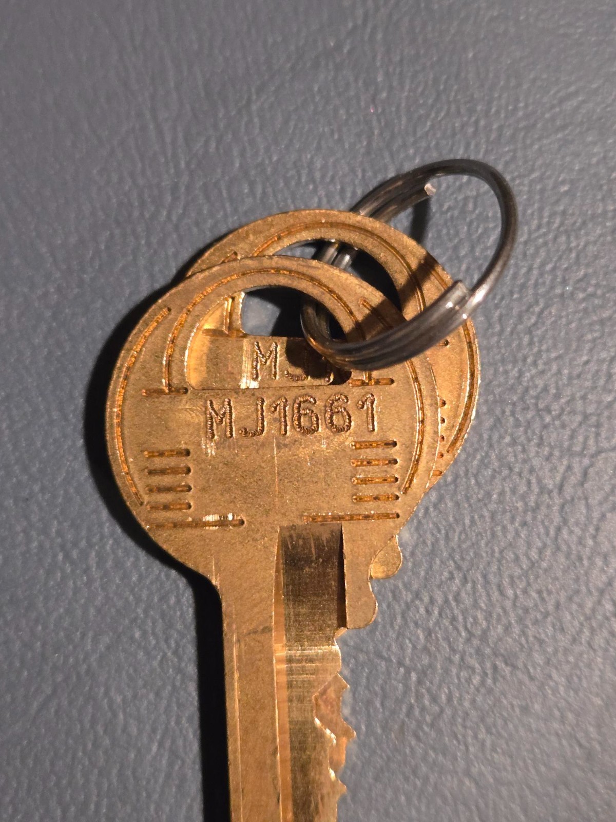 Box of 6 MASTER LOCK PADLOCKS WITH 2 KEYS EACH NIB