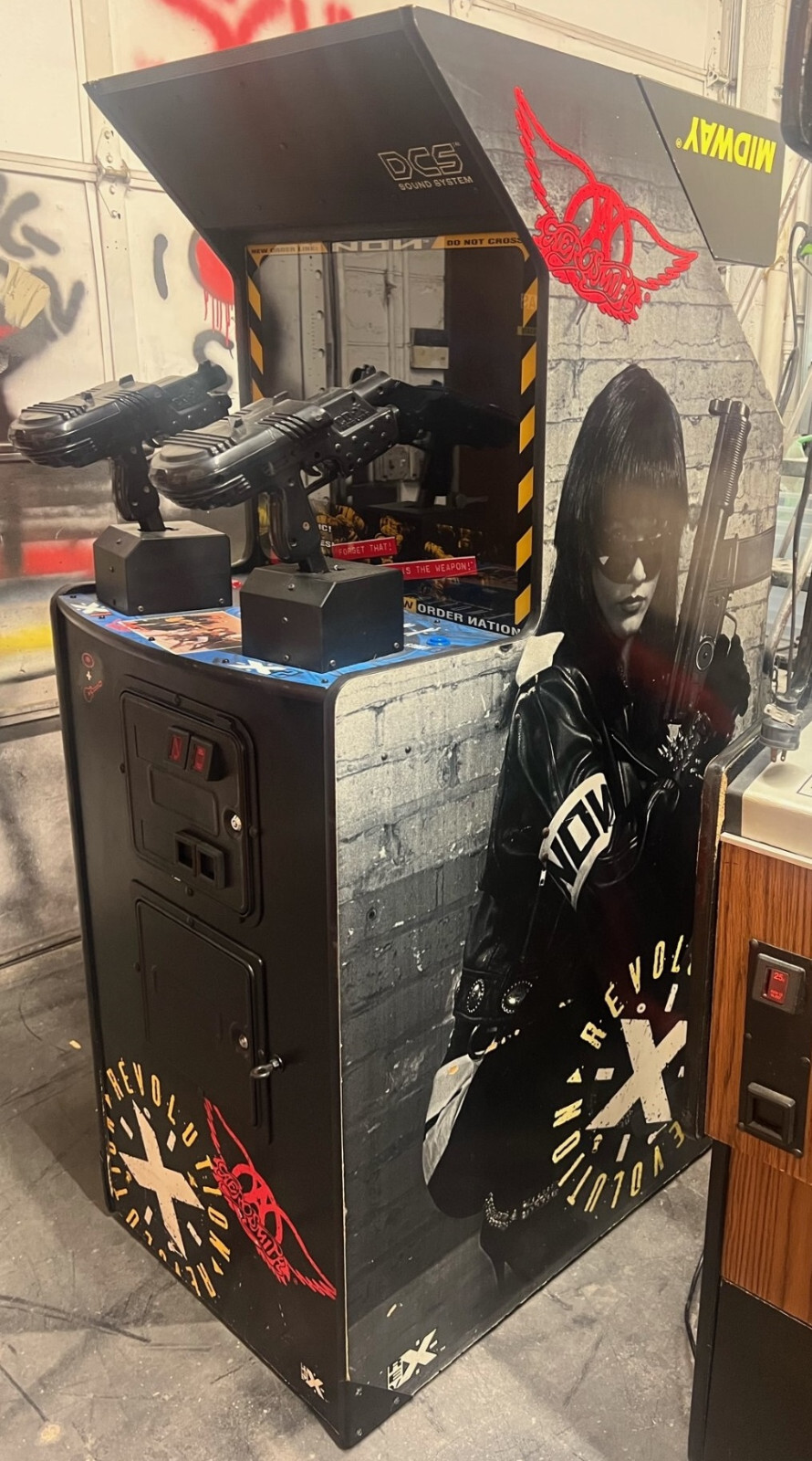 MIDWAY REVOLUTION X ARCADE MACHINE 1994