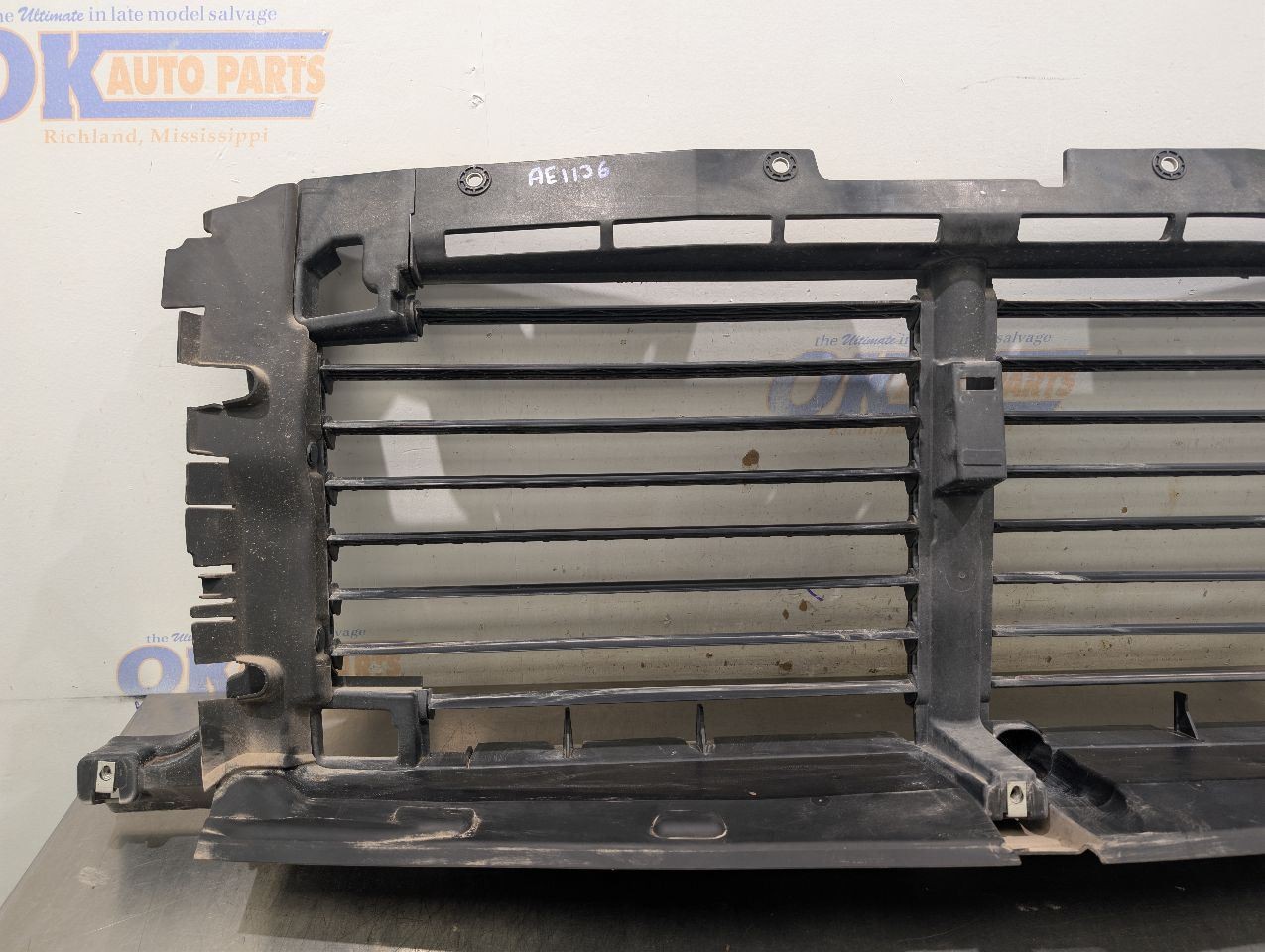 24 CHEVY SILVERADO 1500 5.3L SINGLE AIR SHUTTER