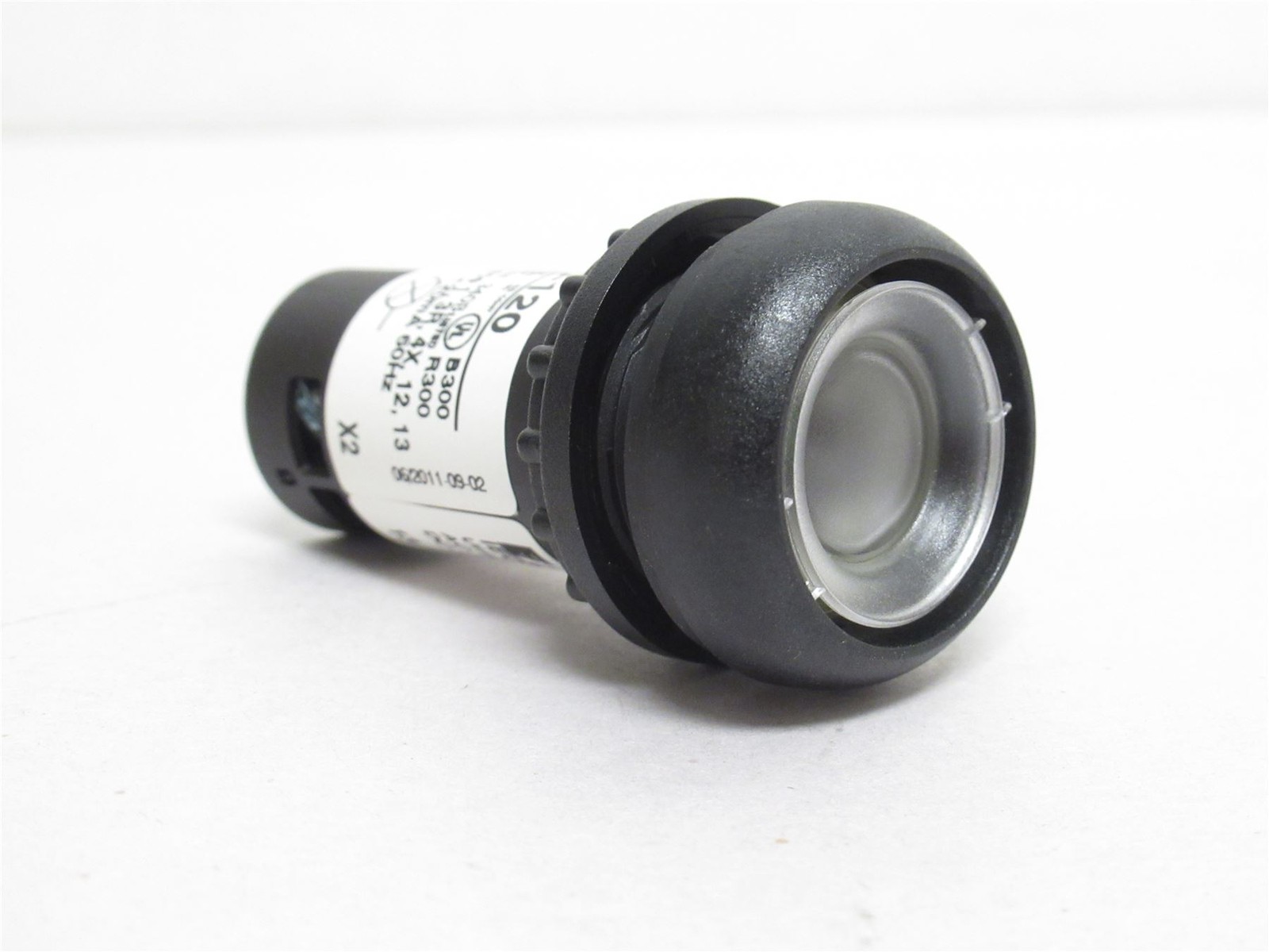 240317 New-No Box; Eaton C22S-DL-XG-K10-120 Illuminated Push-Button W/Out Plate