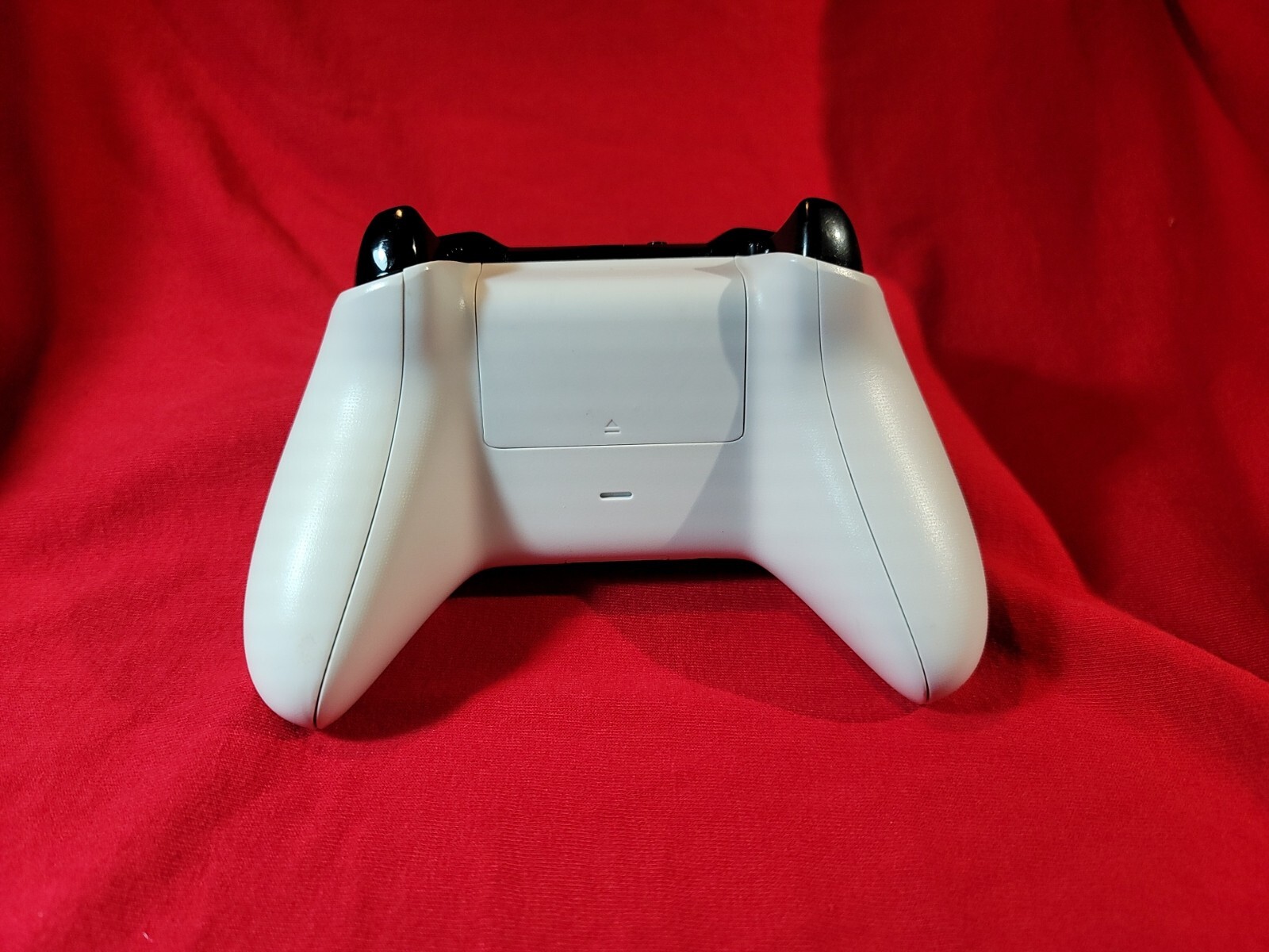 Xbox One Wireless Controller 1708 White (New Joysticks) Check Description