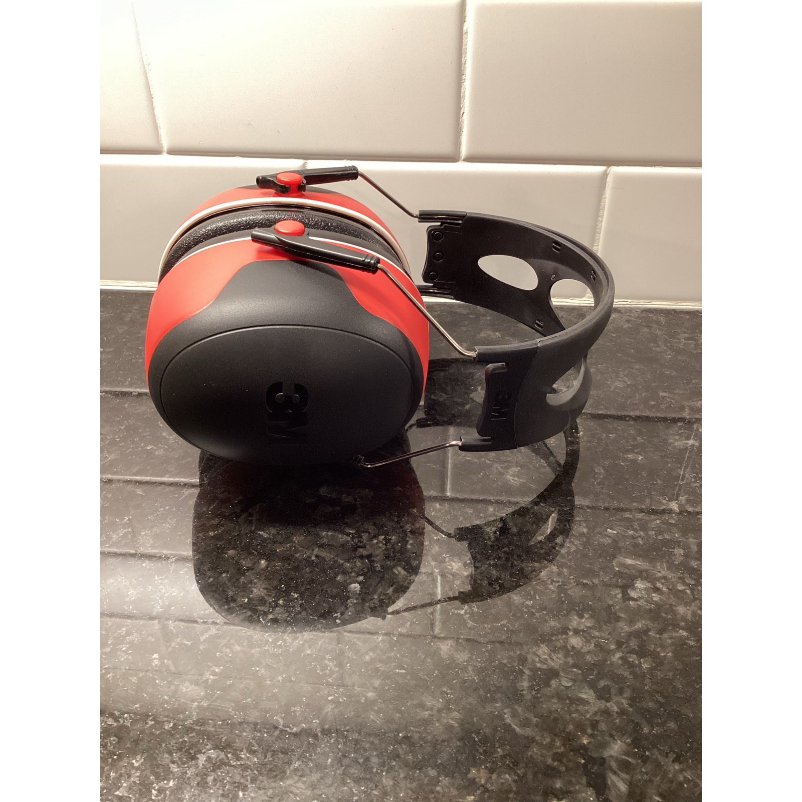 3M Pro-Grade noise - reducing earmuff
