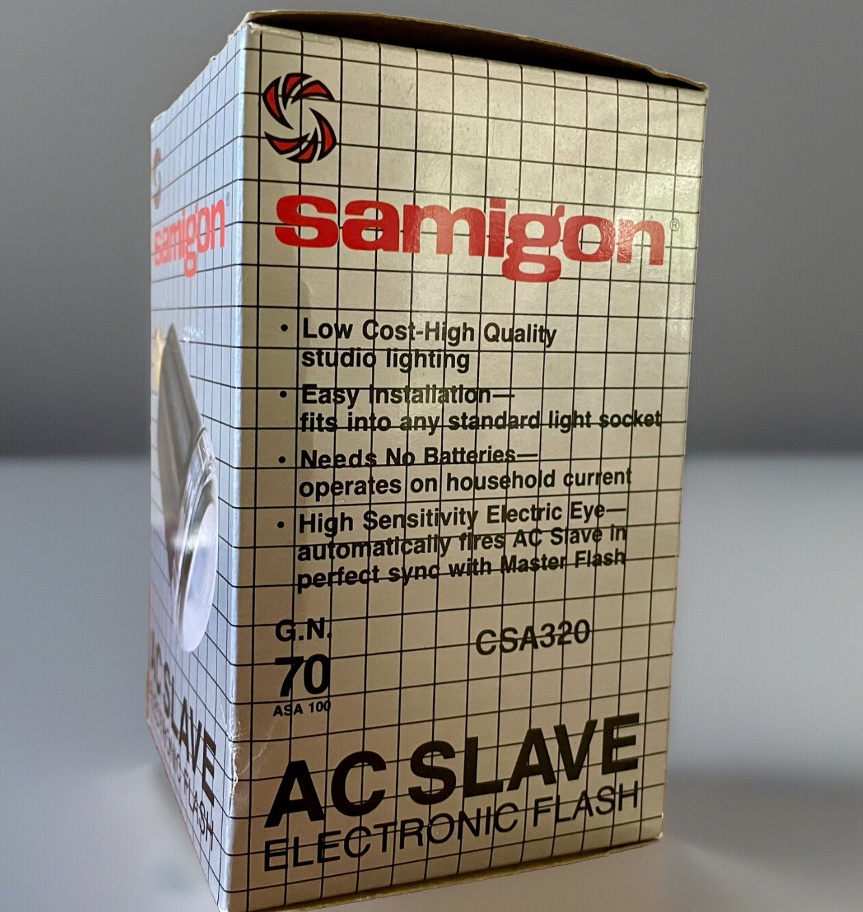 Samington AC MASTER Electronic Flash Fits Into Standard Socket NEW Old