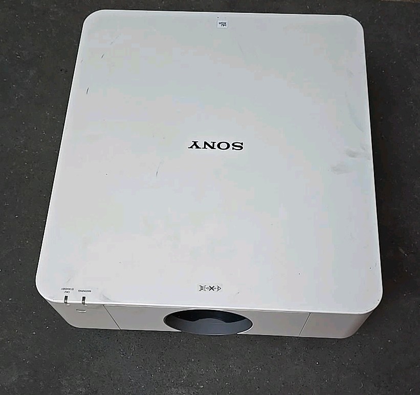 SONY VPL-FH65 Projector w/ Mount + Pwr Cbl, 6000 ANSI Lumens, no Lens or lamp