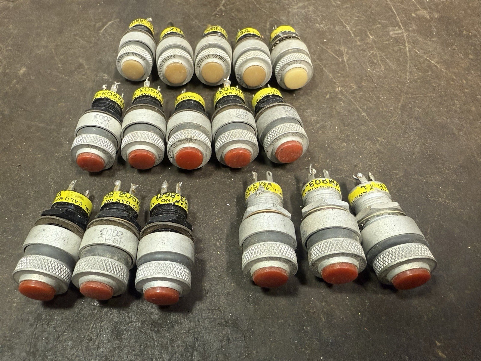Lot Of 16 Push To Test VM903 46TL 86TL 88TL G61EB85T1A