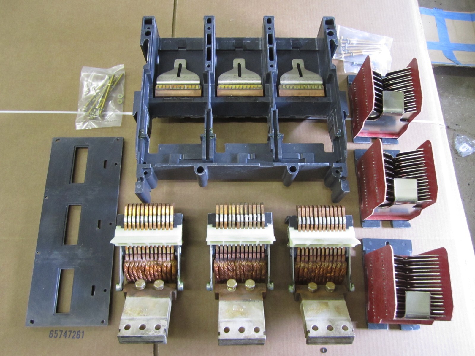 NEW EATON MAGNUM DS 2500A COMPLETE CONTACT ASSEMBLY