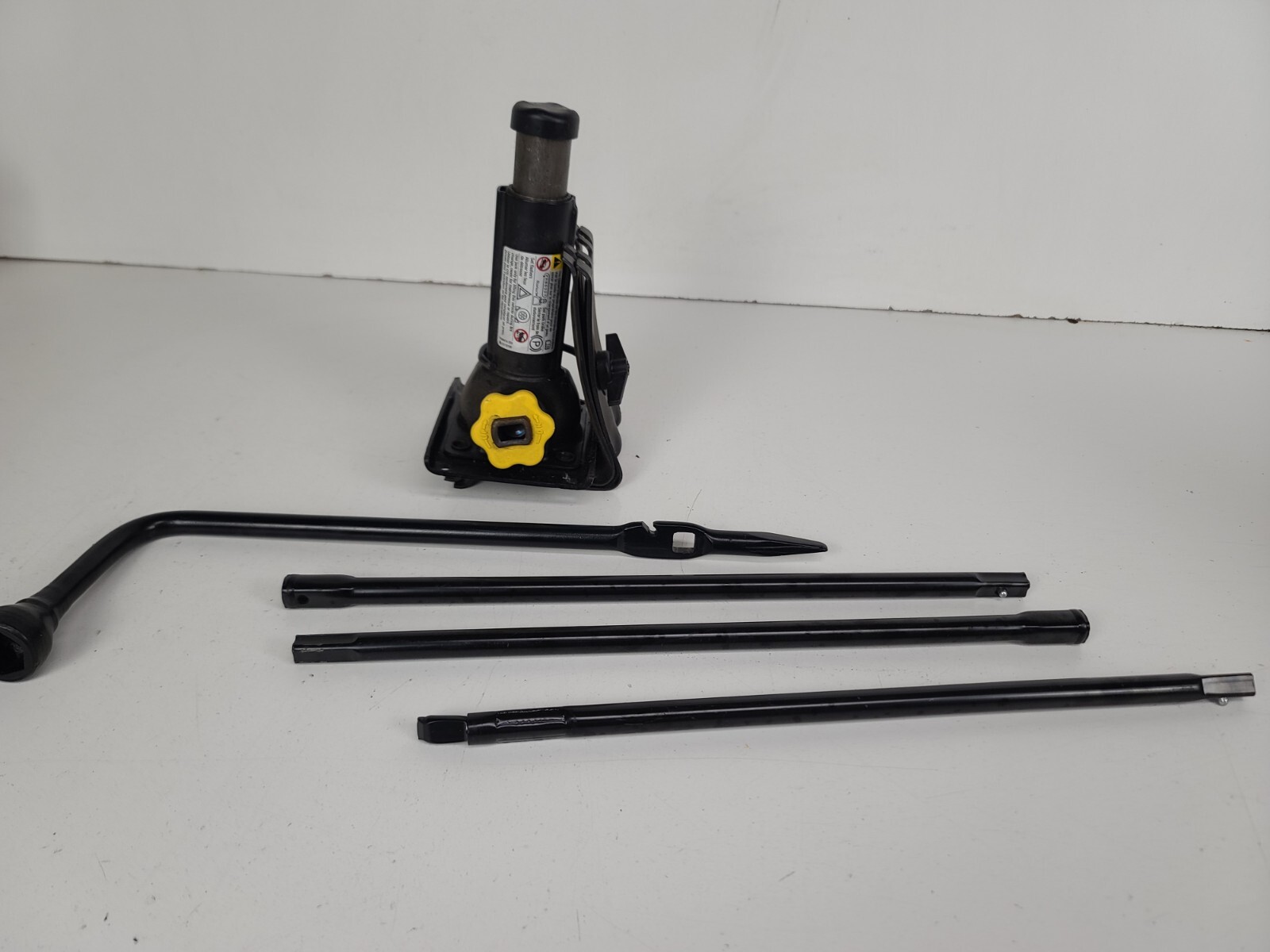 1999-2014 Chevy Avalanche 1500 Jack Kit Assembly Oem