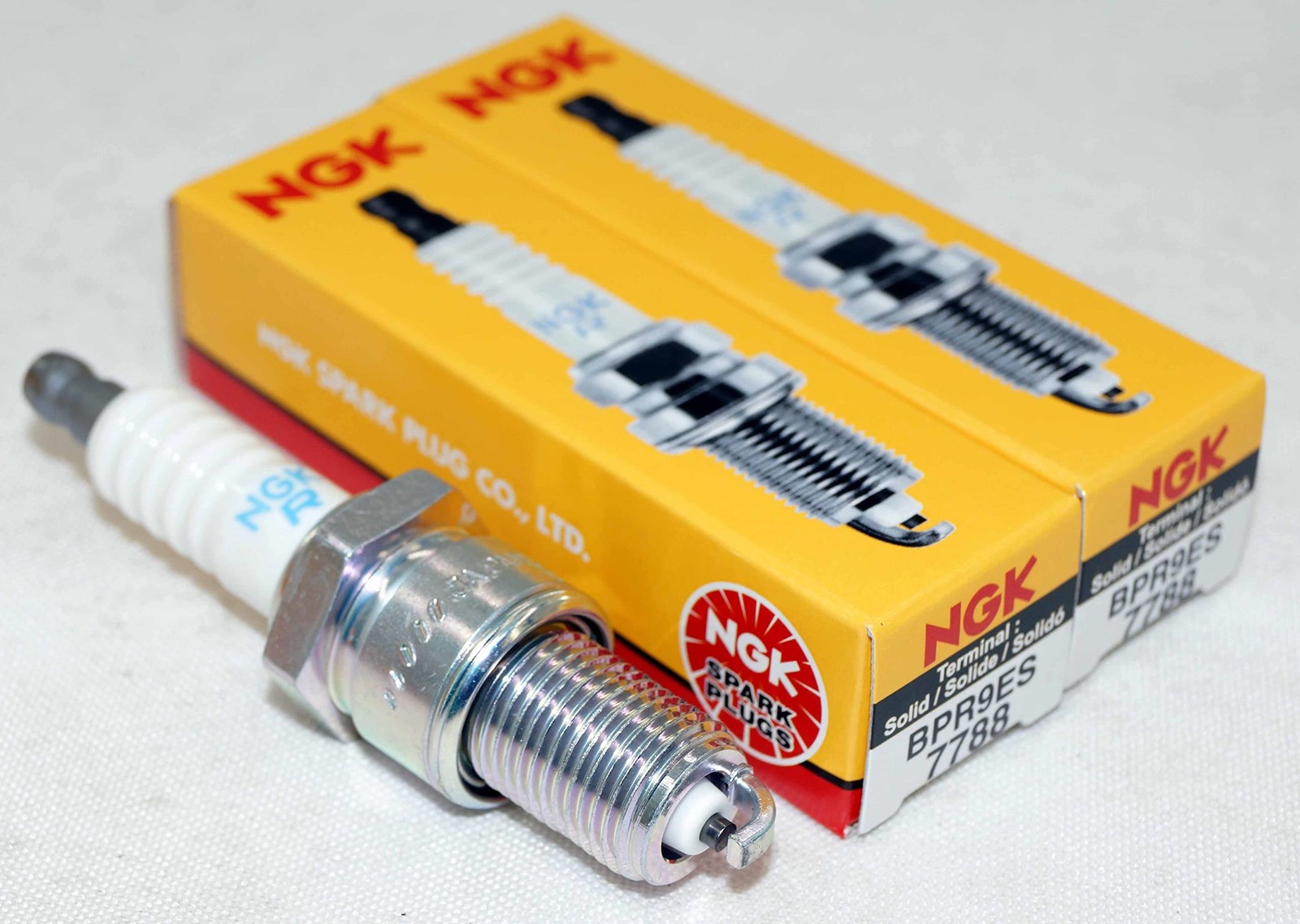 NGK SPARK PLUG SET NGK - 708.01.04 - BPR9ES 7788 - Set 2 pieces -