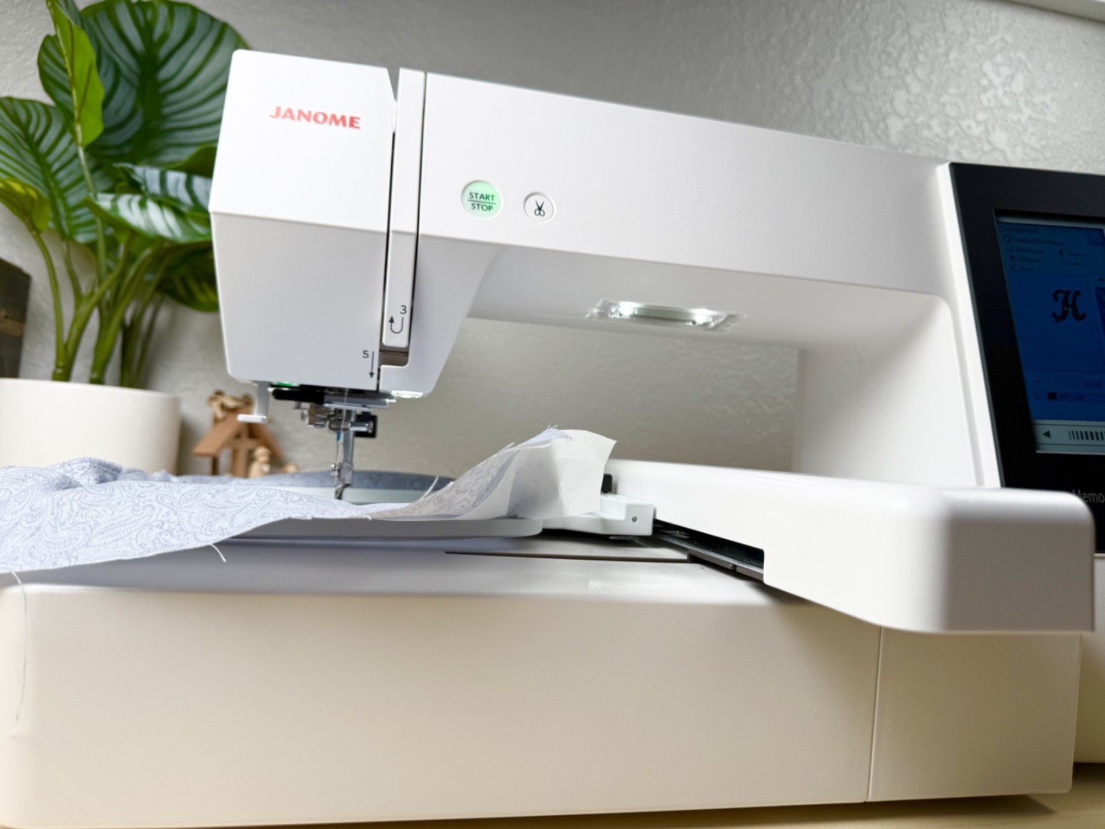 Janome Memory Craft 500E LE Embroidery Machine + Transferable 3-Yr Asurion Plan