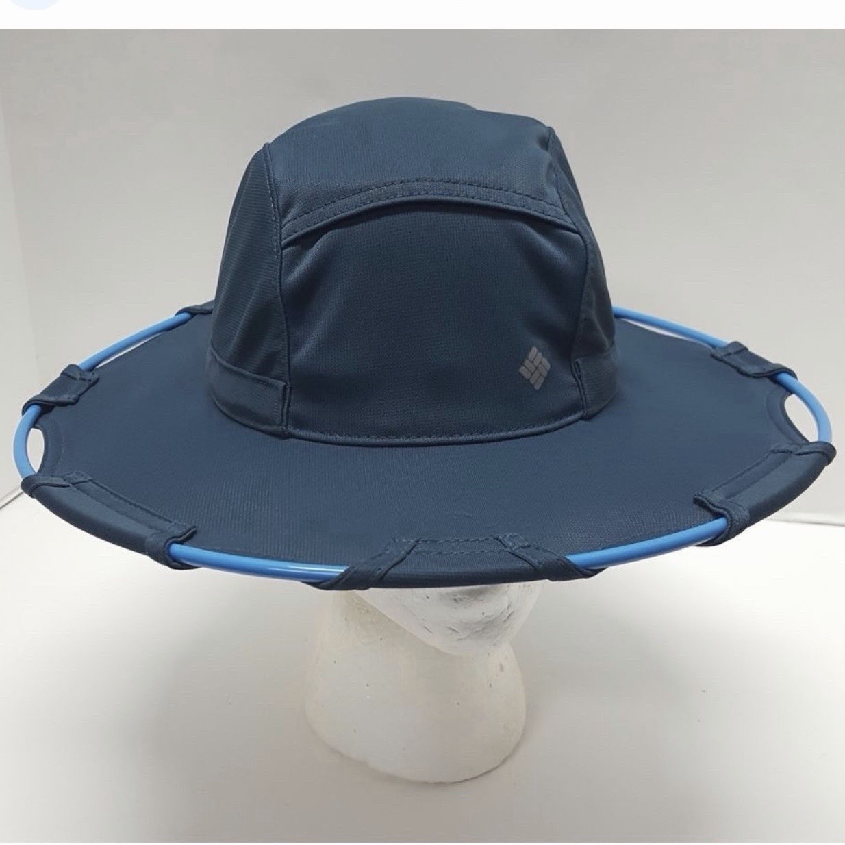 Columbia Omni Freeze Bookie Hat Blue Omni Freeze Floating Navy Blue NWOT