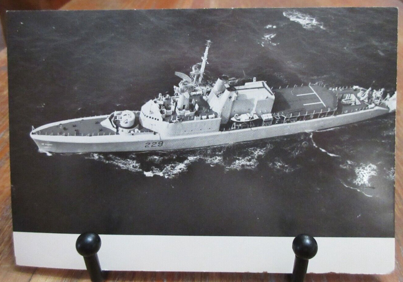 ST. LAURENT DDH 205 Royal Canadian Navy Destroyer Escort Collectible Card FRENCH