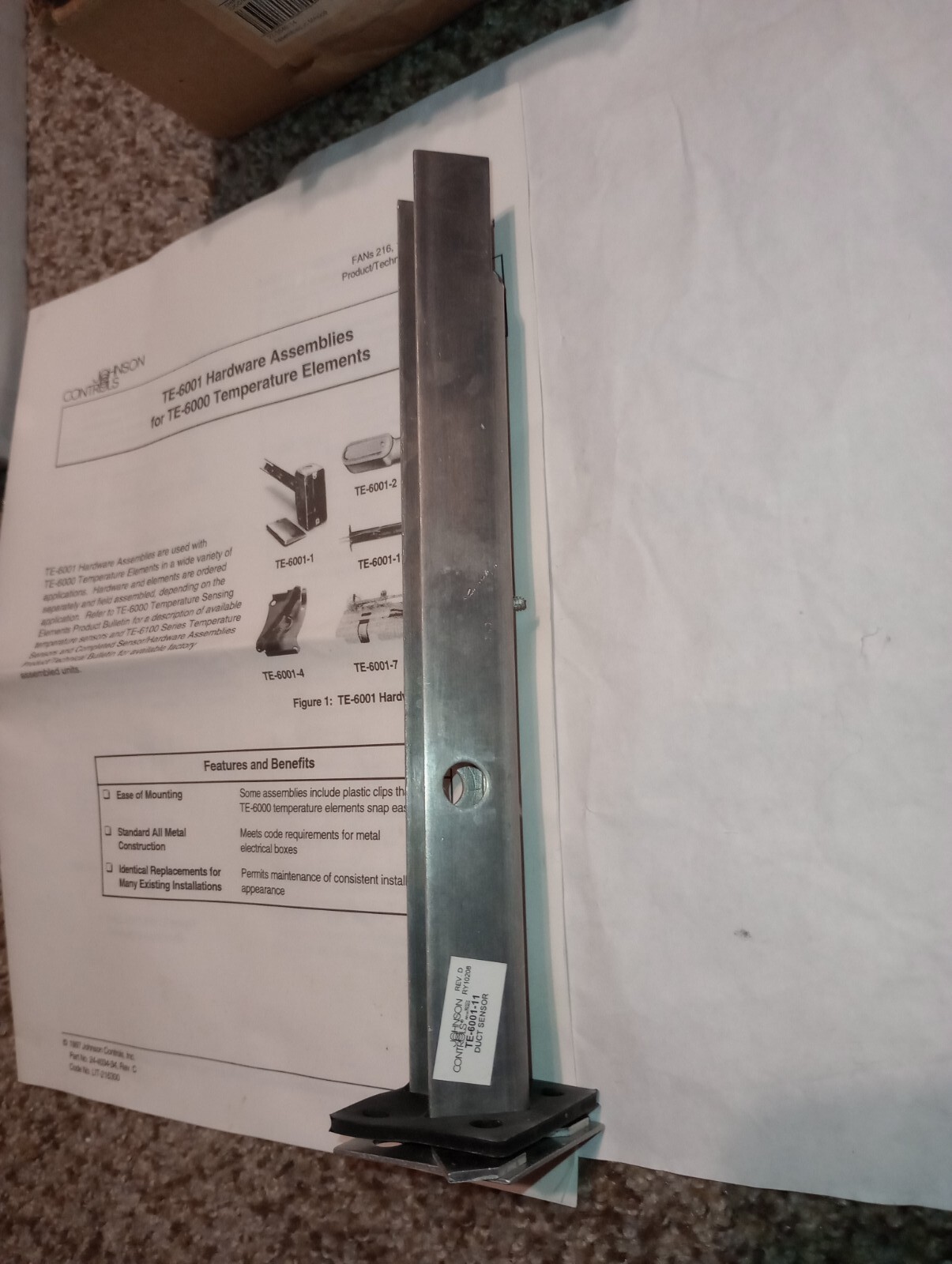 NEW GENUINE JOHNSON CONTROLS TE-6001-11 DUCT SENSOR MOUNTING ASSEMBLY