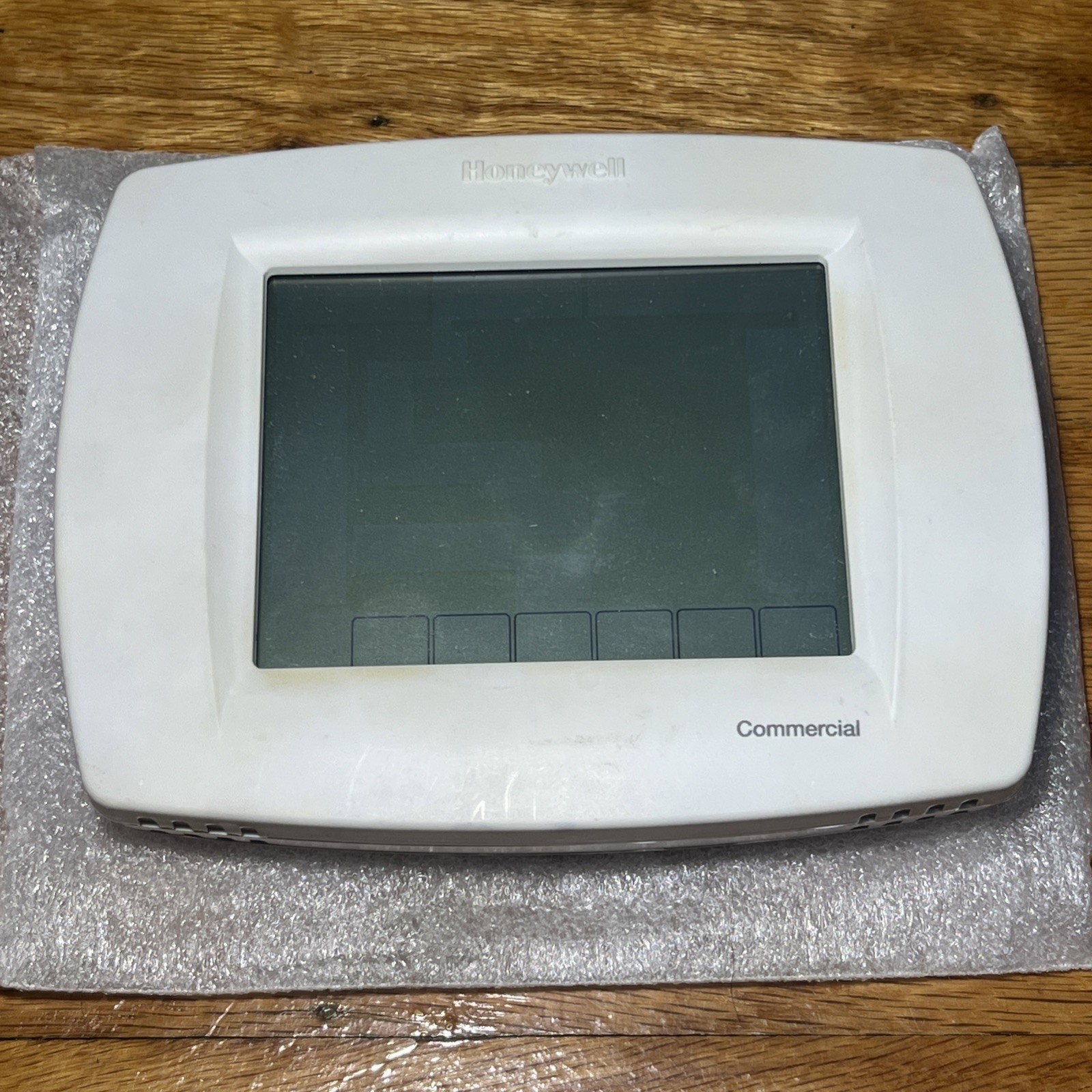 Honeywell TB8220U1003 Commercial VisionPRO 8000 Programmable Thermostat - Works