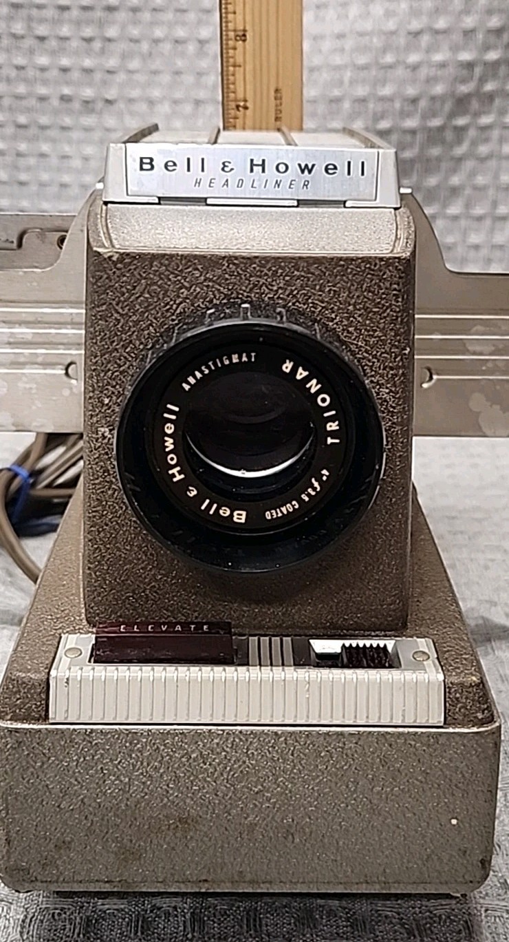 Bell & Howell Headliner Model 707 slide Projector Light Works Great Condition