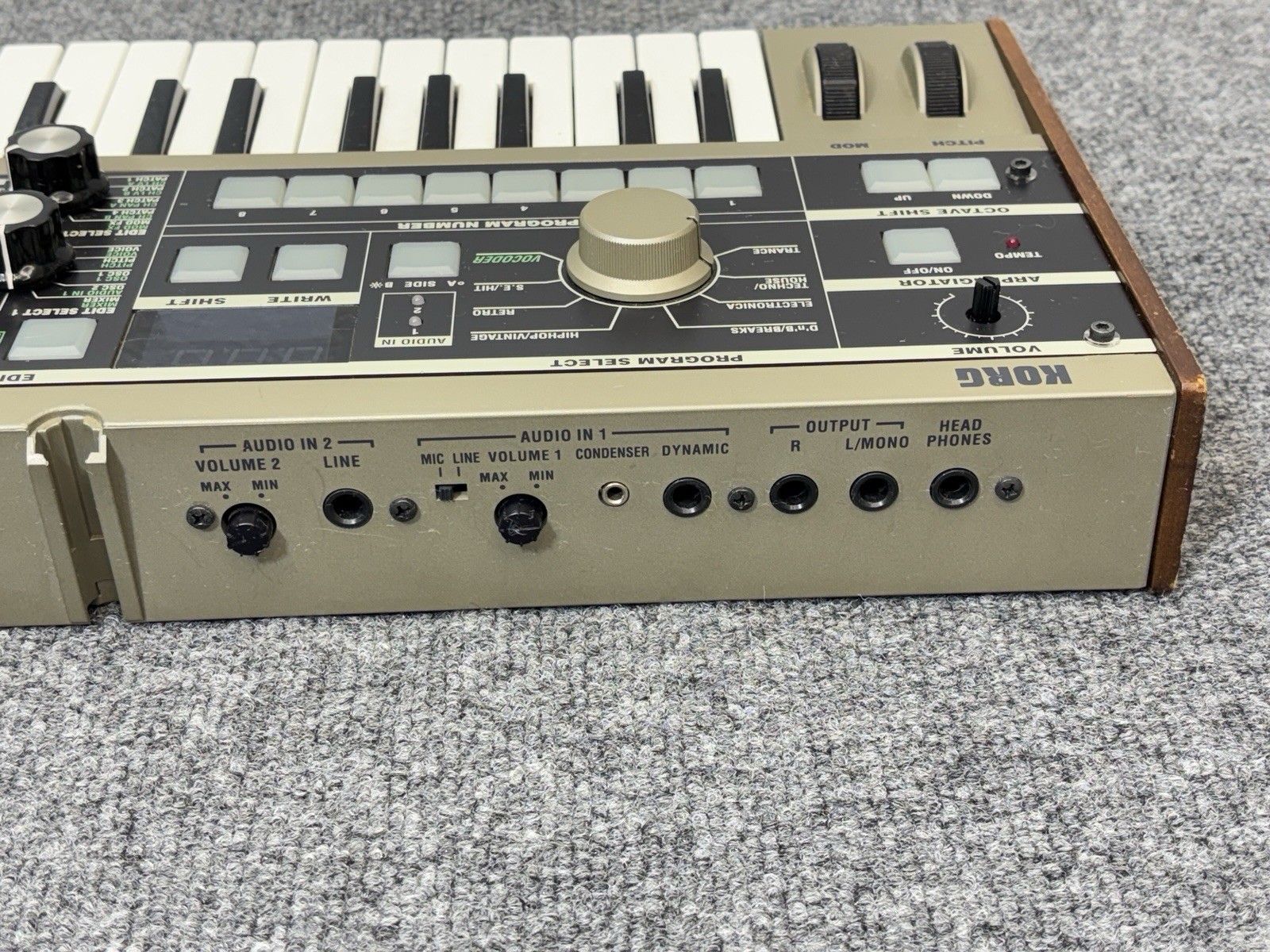 Korg Micro - KORG Compact Analog Synthesizer and Vocoder