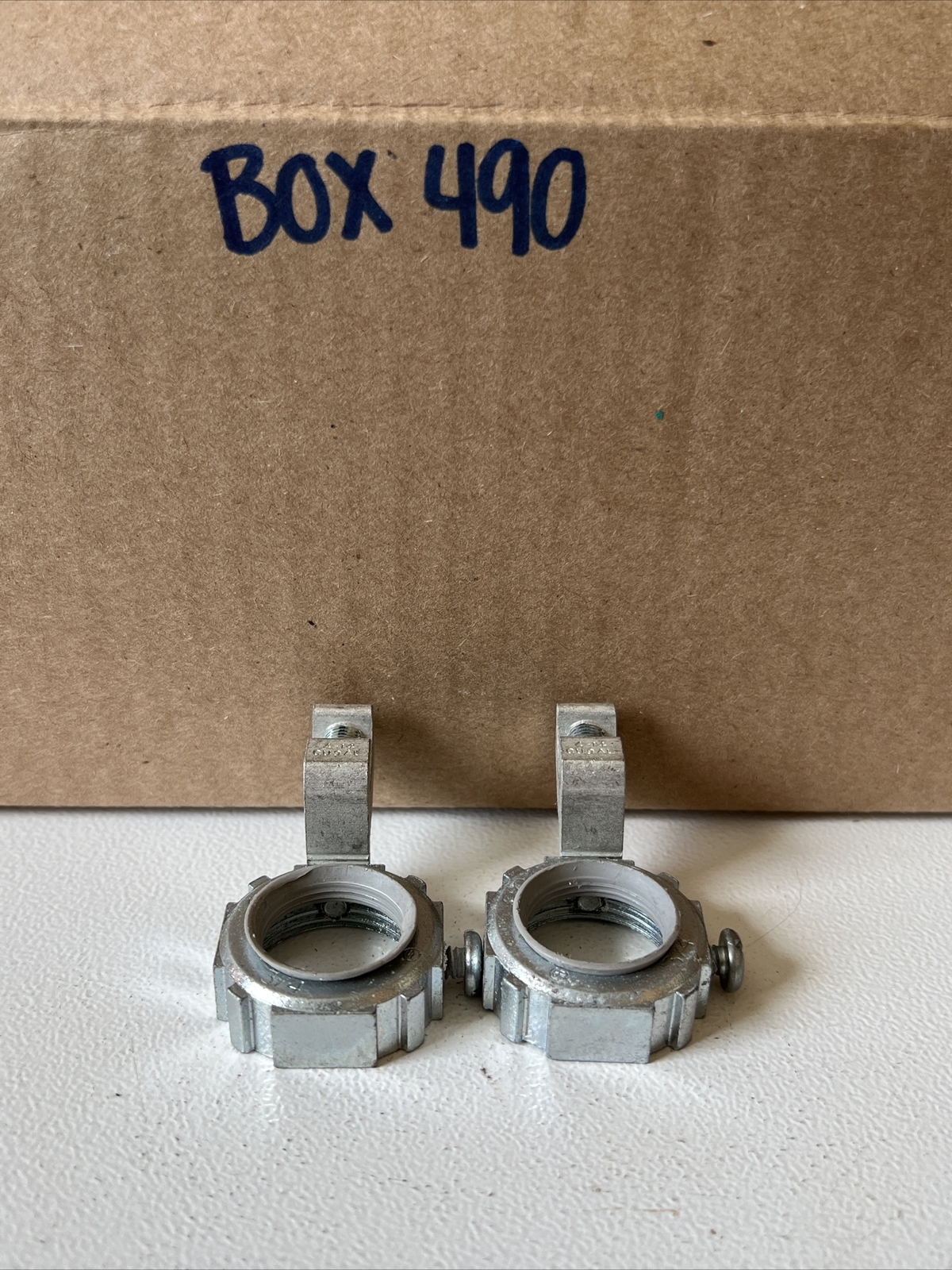 Thomas & Betts BC802 Lot of 2 Grounding Bushings