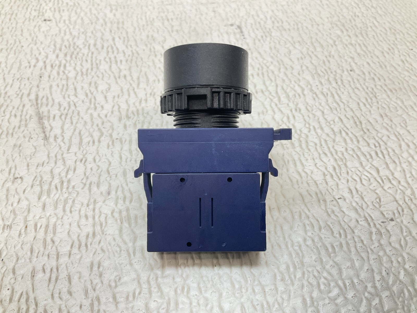 WEG BC10F Black Momentary Push Button BC1OF (TSC)