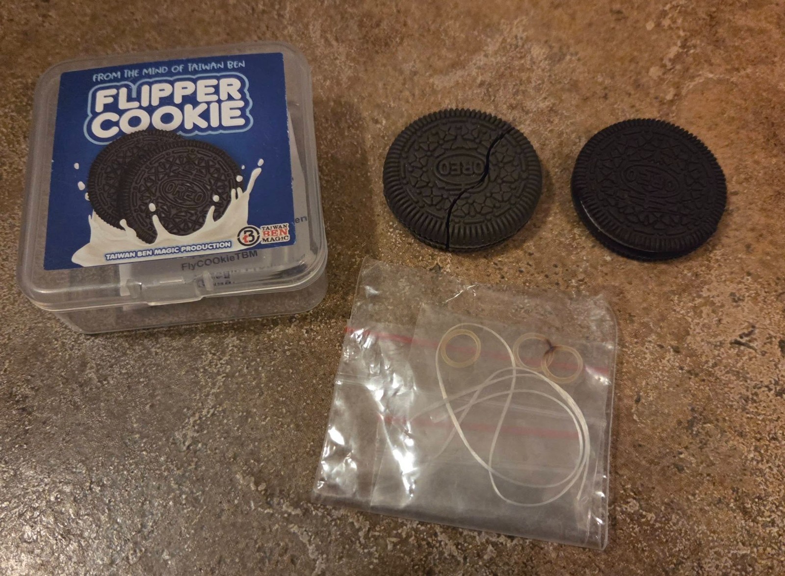 Flipper Cookie by Taiwan Ben Magic Mentalism Tricks