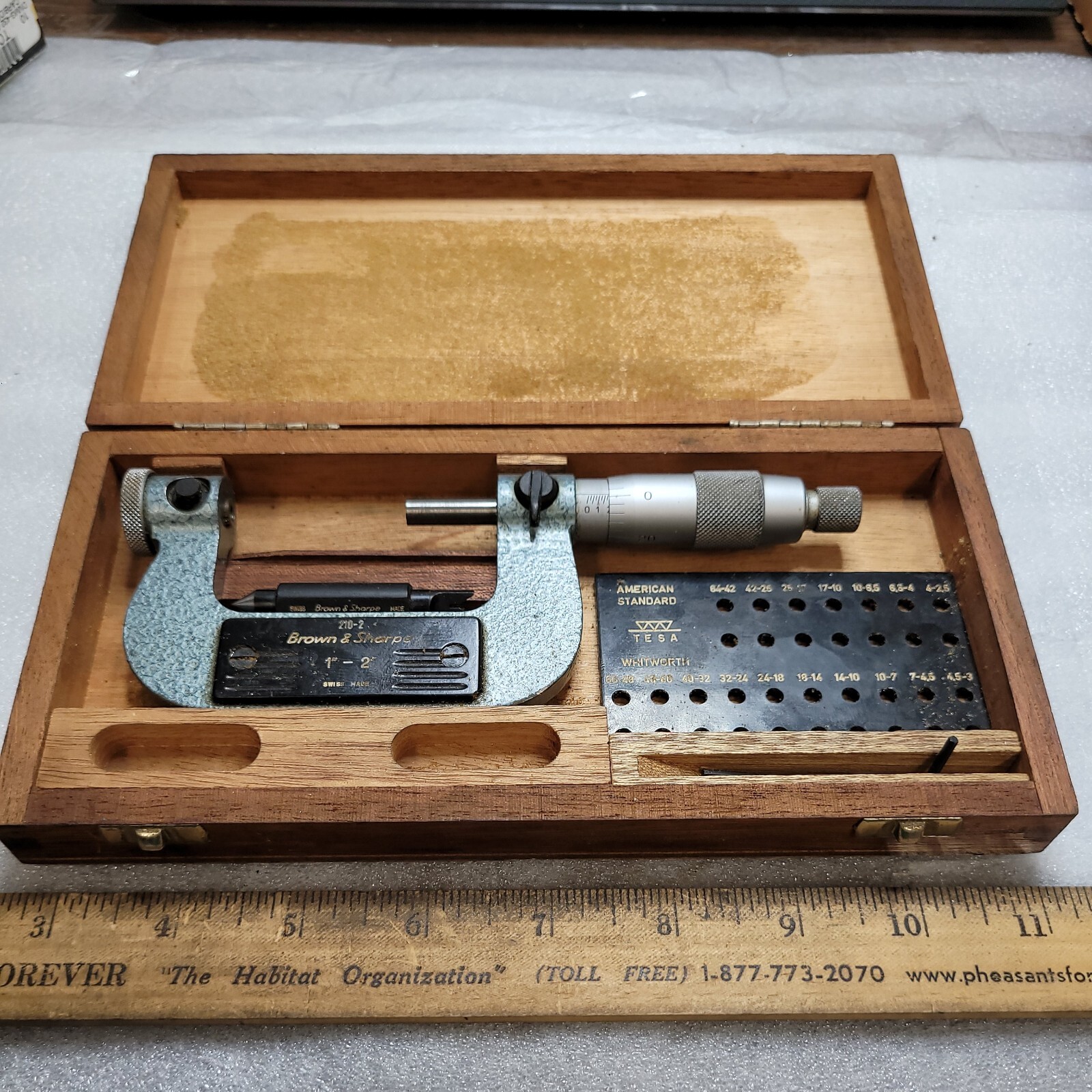 BROWN & SHARPE 1-2" Thread Micrometer Model 210-2 USED IN EXCELLENT COND W/ CASE
