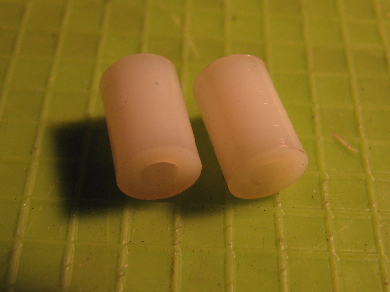 30qty Nylon Spacer 9.5mm Length 2.8mm inner diameter