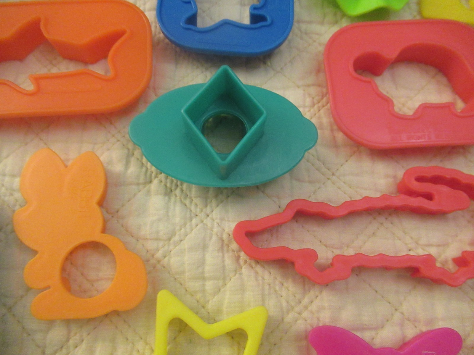 Play-Doh Stamper, Mold & Cutter Accessories Set (24 Pieces)