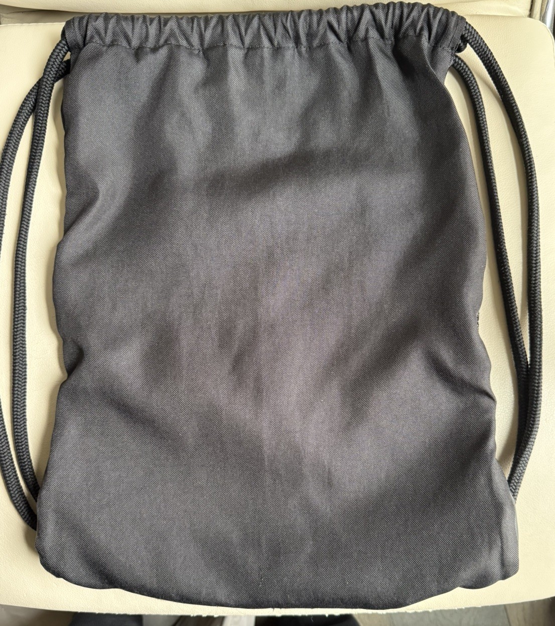 ADIDAS Drawstring Athletic Gym Bag. Black & White Zippered Pouch