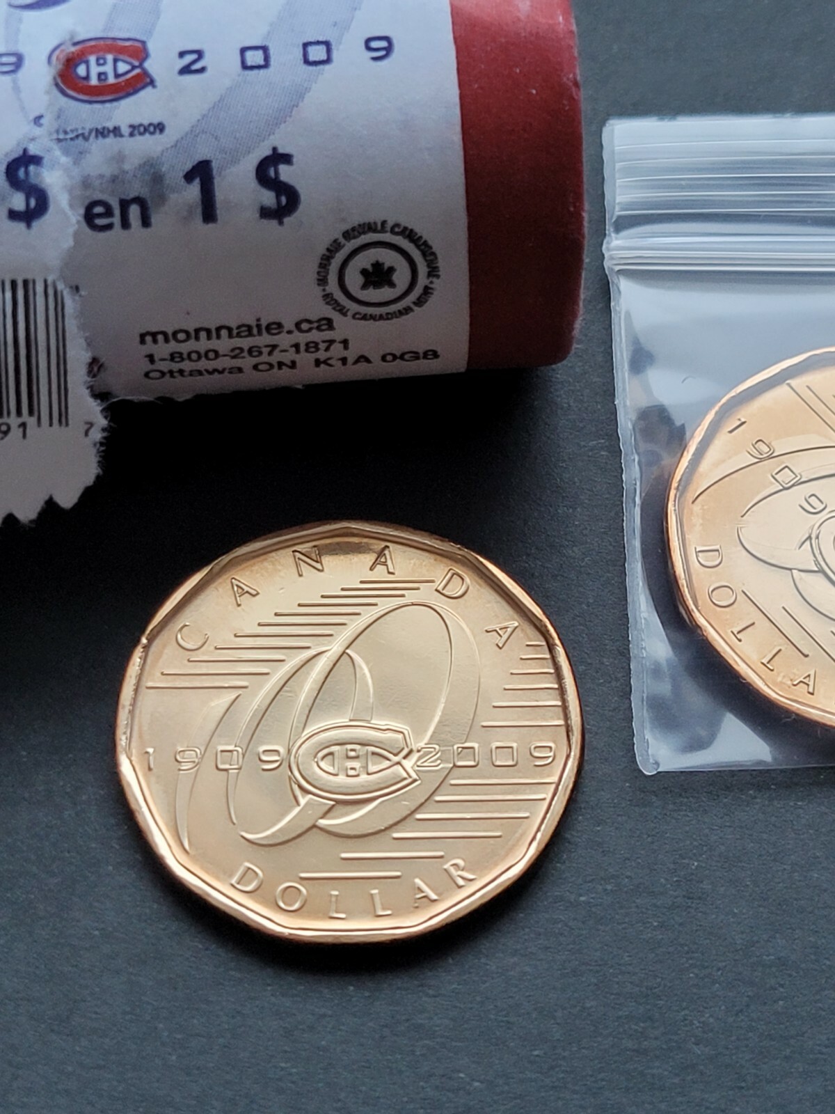 ***  CANADA  LOONIE  2009  ***  MONTREAL  CH  ***  FROM  MINT  ROLL  ***
