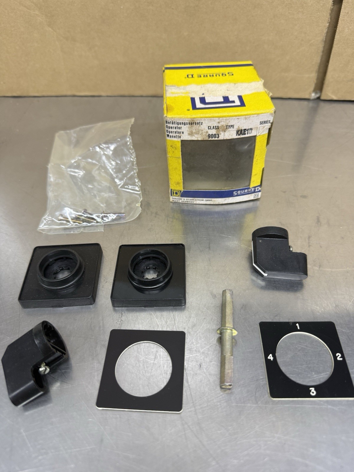 Square D Class 9003 Type KAE1B Selector Switch Operator 9003KAE1B