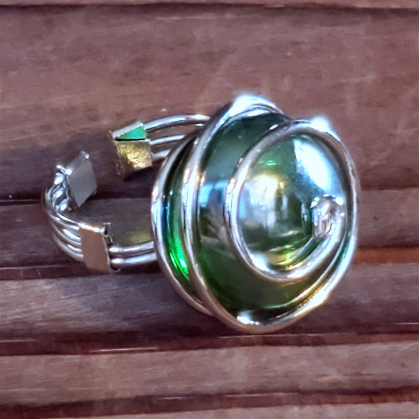 Handcrafted Edgy Green Luster Silver Spiral Luster Glass Bauble Ring