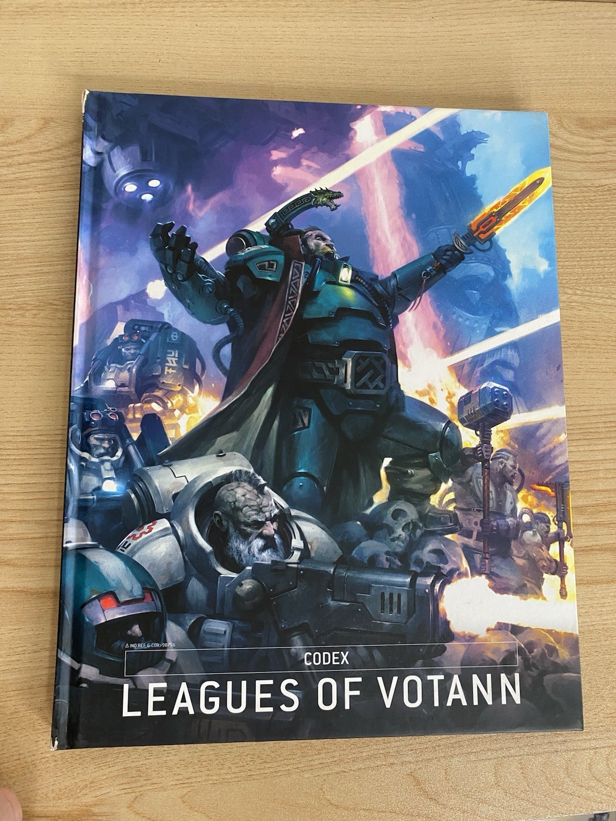 Games Workshop Warhammer 40000 Leagues of Votann 9th Ed Codex DAMAGED CORNERS