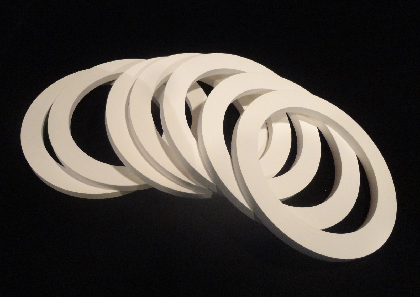 4.975" DIAMETER CONTROLLED POROSITY ALUMINA CERAMIC RING WASHER No.: 516