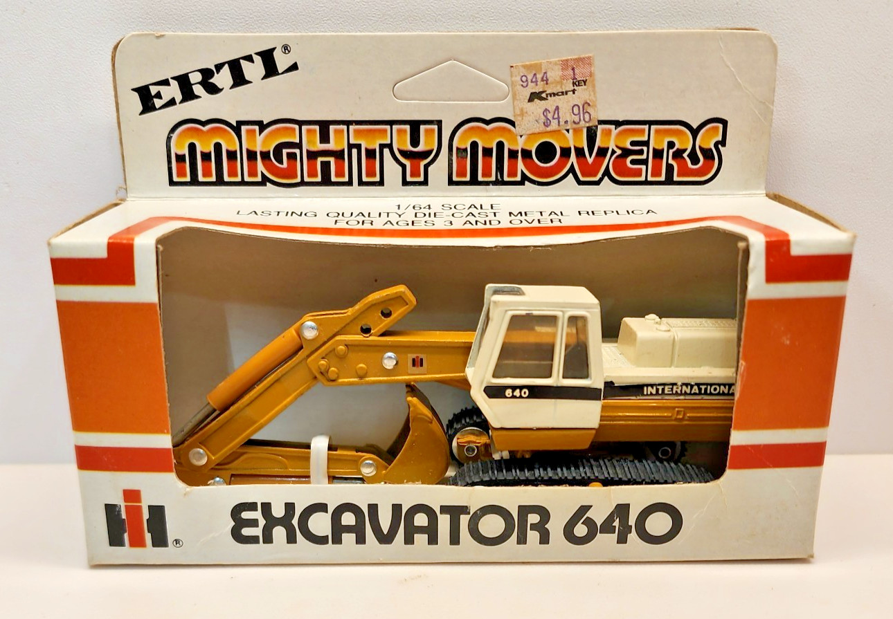 ERTL 1/64 Diecast Mighty Movers IH International 640 Excavator #1854 NOS