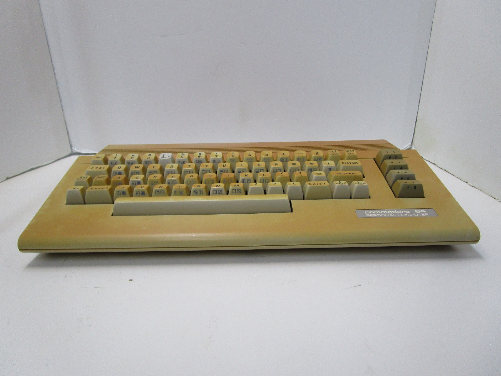 COMMODORE 64C COMPUTER 250466 HEATSINKS C64C TESTED AND WORKING LOT#X8 💻