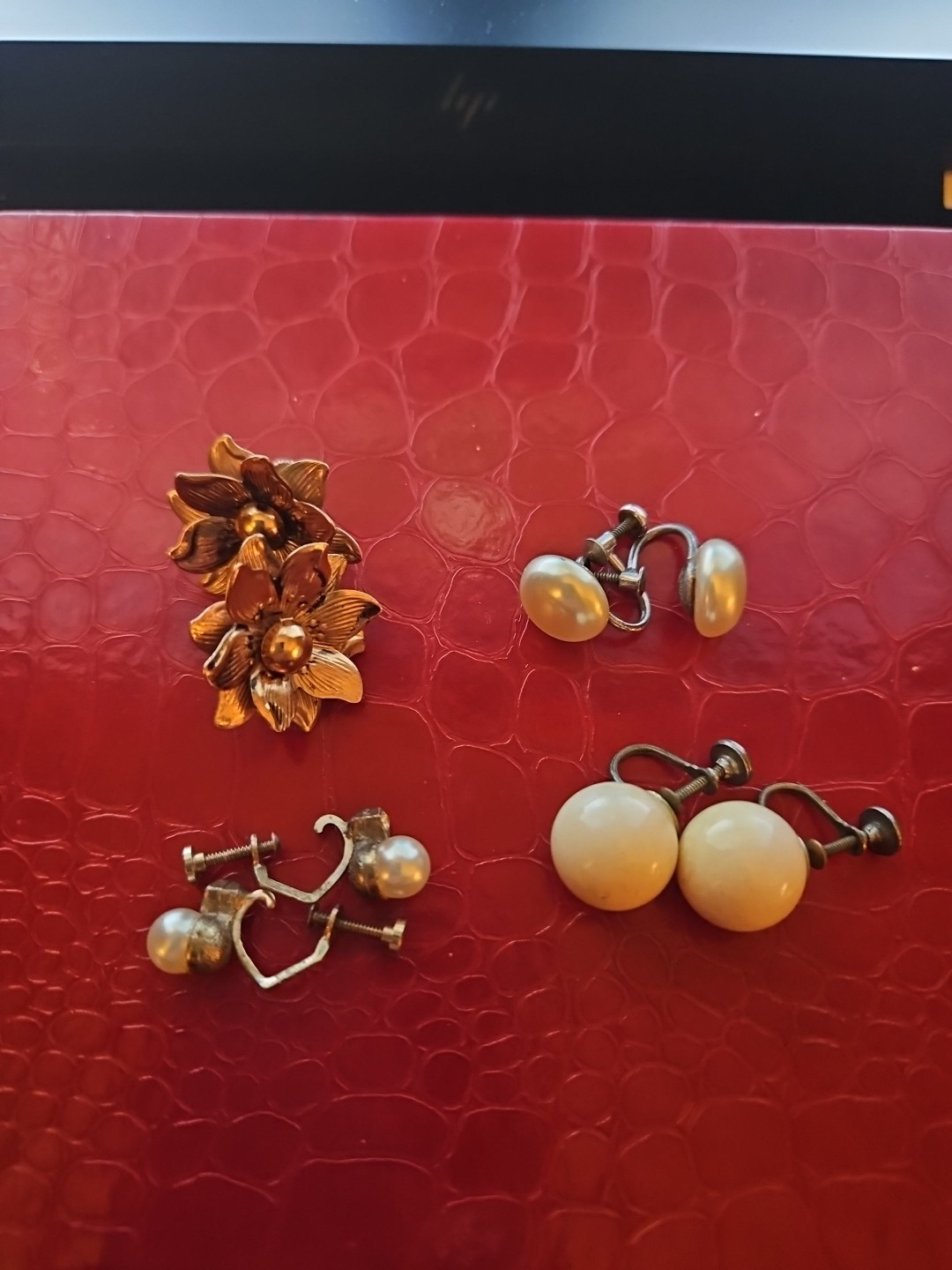 Vintage LOT of 4 Pairs screwback earrings lot
