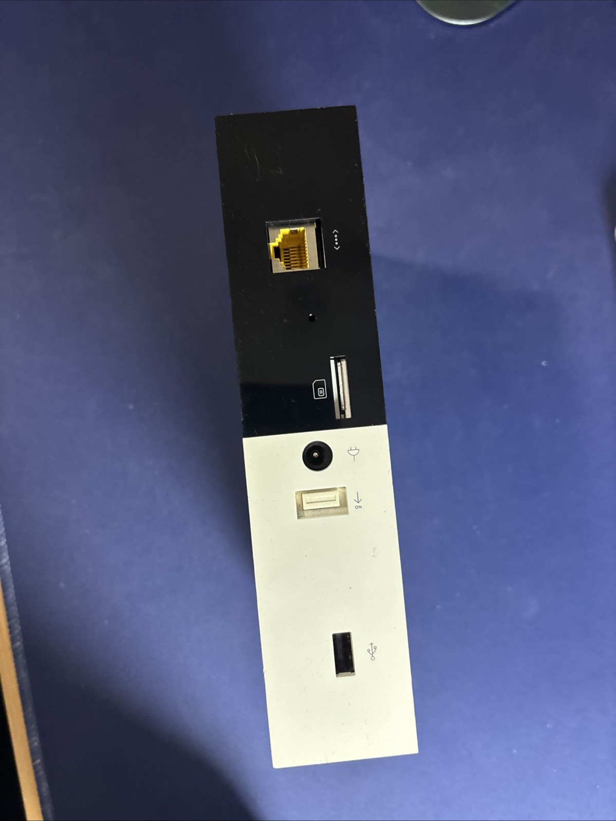 Abode Security System Hub 104010/E (Gen 1) 1st Generation Unit (no Chords)